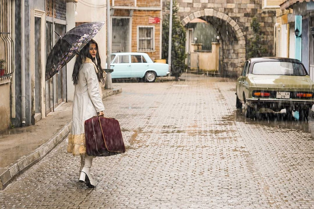 Sevda Mecburi İstikamet : Bild