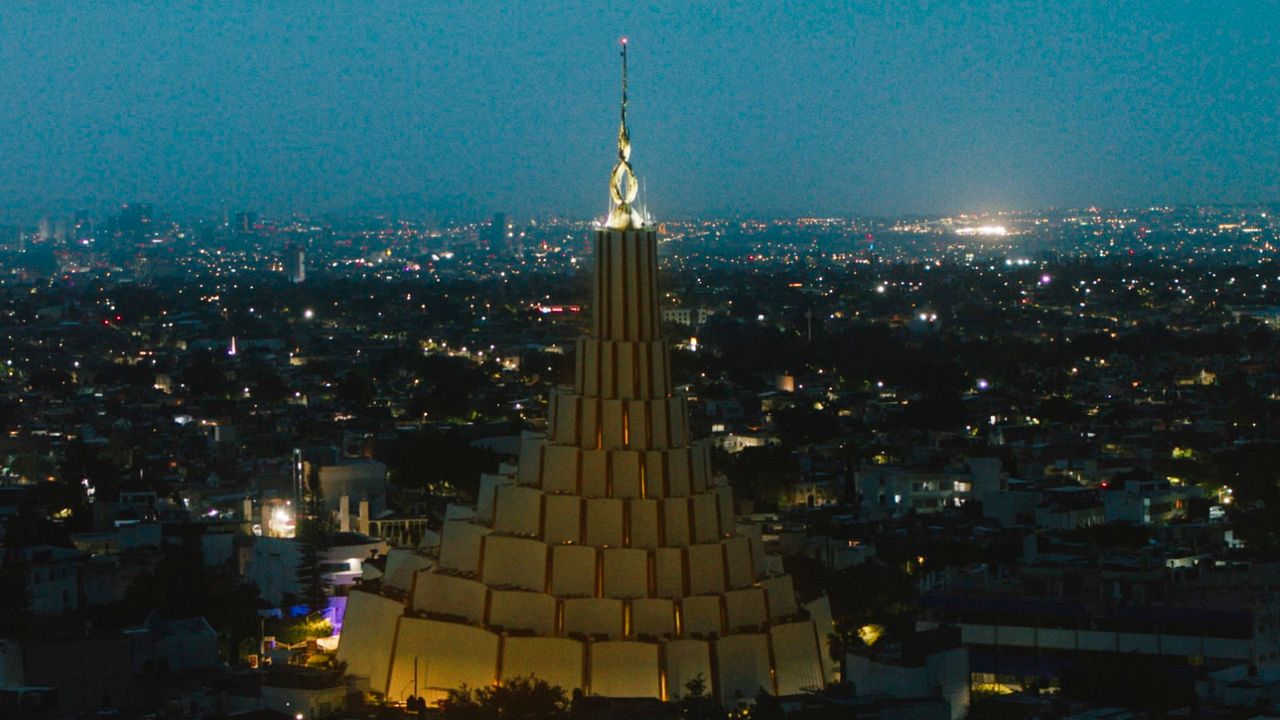 Die dunkle Seite der Kirche La Luz del Mundo : Bild