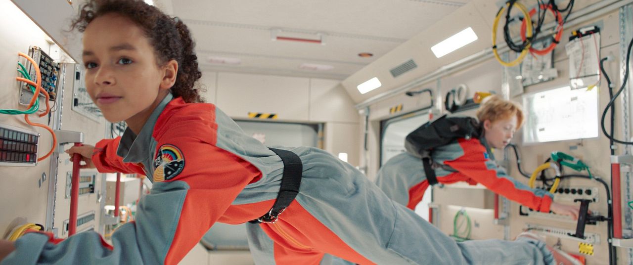 Wow! Nachricht aus dem All : Bild Felix Nölle, Ava-Elizabeth Awe