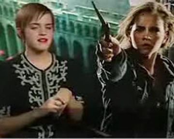 Wir sprechen mit Hermine und Ron aus "Harry Potter und die Heiligtümer des Todes - Teil 2" unter anderem über ihren ersten gemeinsamen Leinwandkuss.