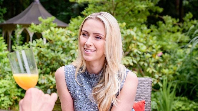 Sturm der Liebe"-Vorschau: Larissa gibt Henry nicht auf - TV-Starts bei  FILMSTARTS.de