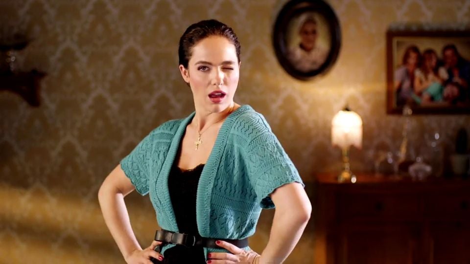 Films Et Séries Tv Avec Verena Altenberger Magda macht das schon! Trailer (2) DF - Trailer Magda macht das schon
