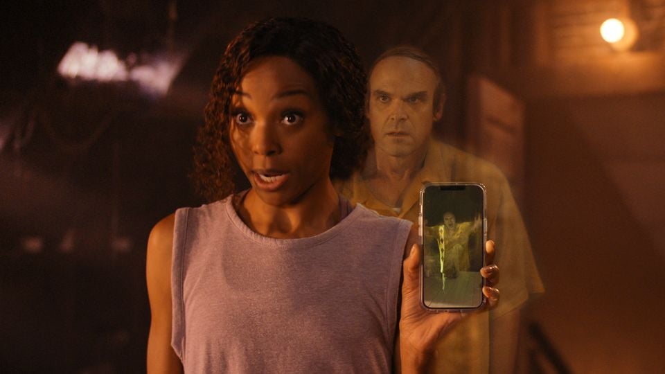We Have A Ghost Trailer - We Have A Ghost Trailer OV - FILMSTARTS.de